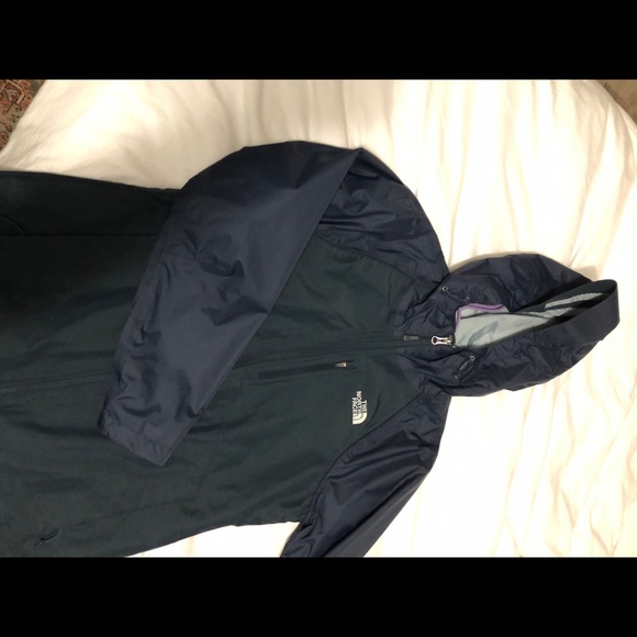 The North Face Medium rain jacket - Picture 1 of 4